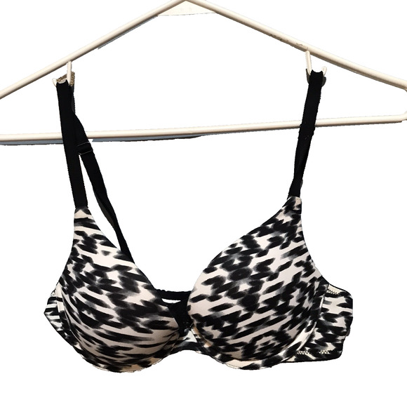 Victoria's Secret PINK Wear Everywhere Push-Up Pigeonnant Bra, size 32A - Picture 1 of 5